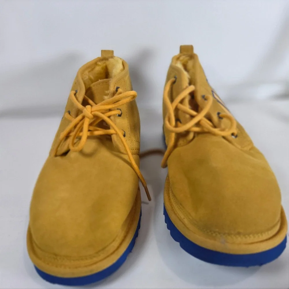 UGG Mens Neumel Graphic Outline Boots Chestnut Blue Suede 1130715 Size 9 NWOB